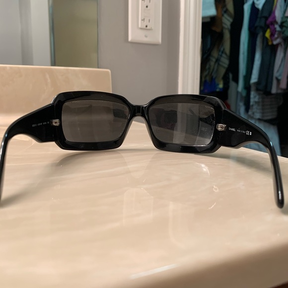 Black python Chanel sunglasses - Picture 3 of 8